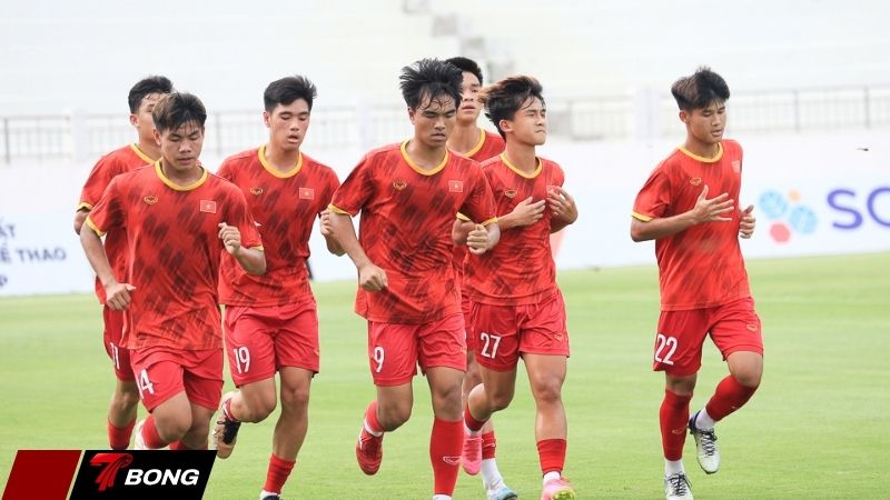 Khi CLB và lịch thi tốt nghiệp 'giữ chân' các trụ cột